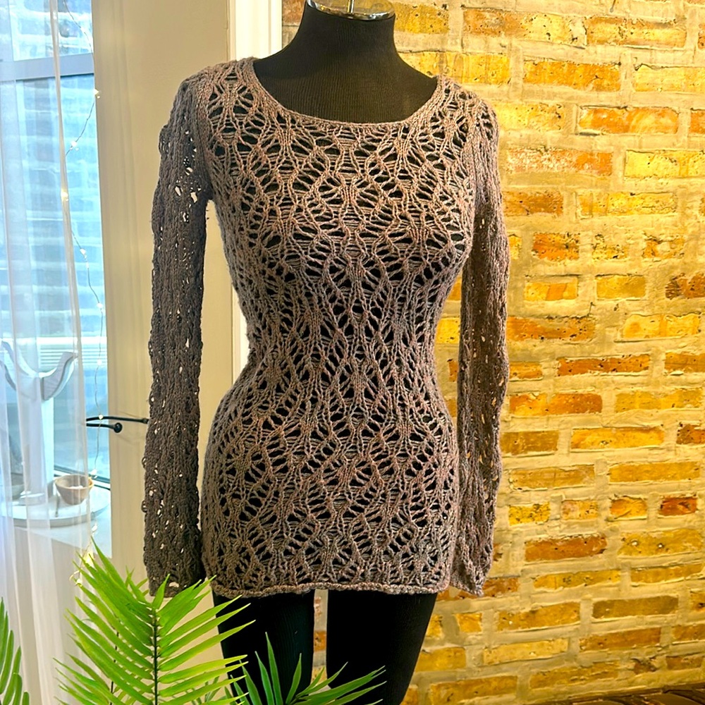 Moda International Crochet light violet tunic sweater
